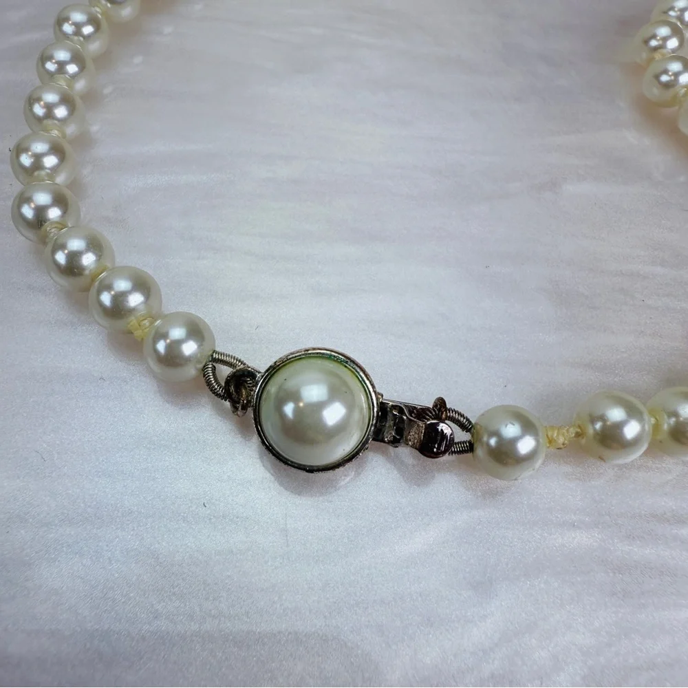 Vintage small knotted in between pearl necklace
